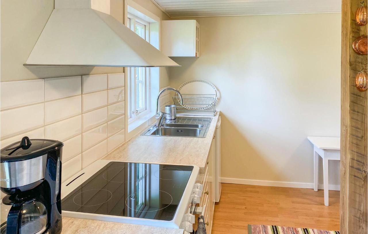 Amazing Home In Faerjestaden With Kitchen المظهر الخارجي الصورة