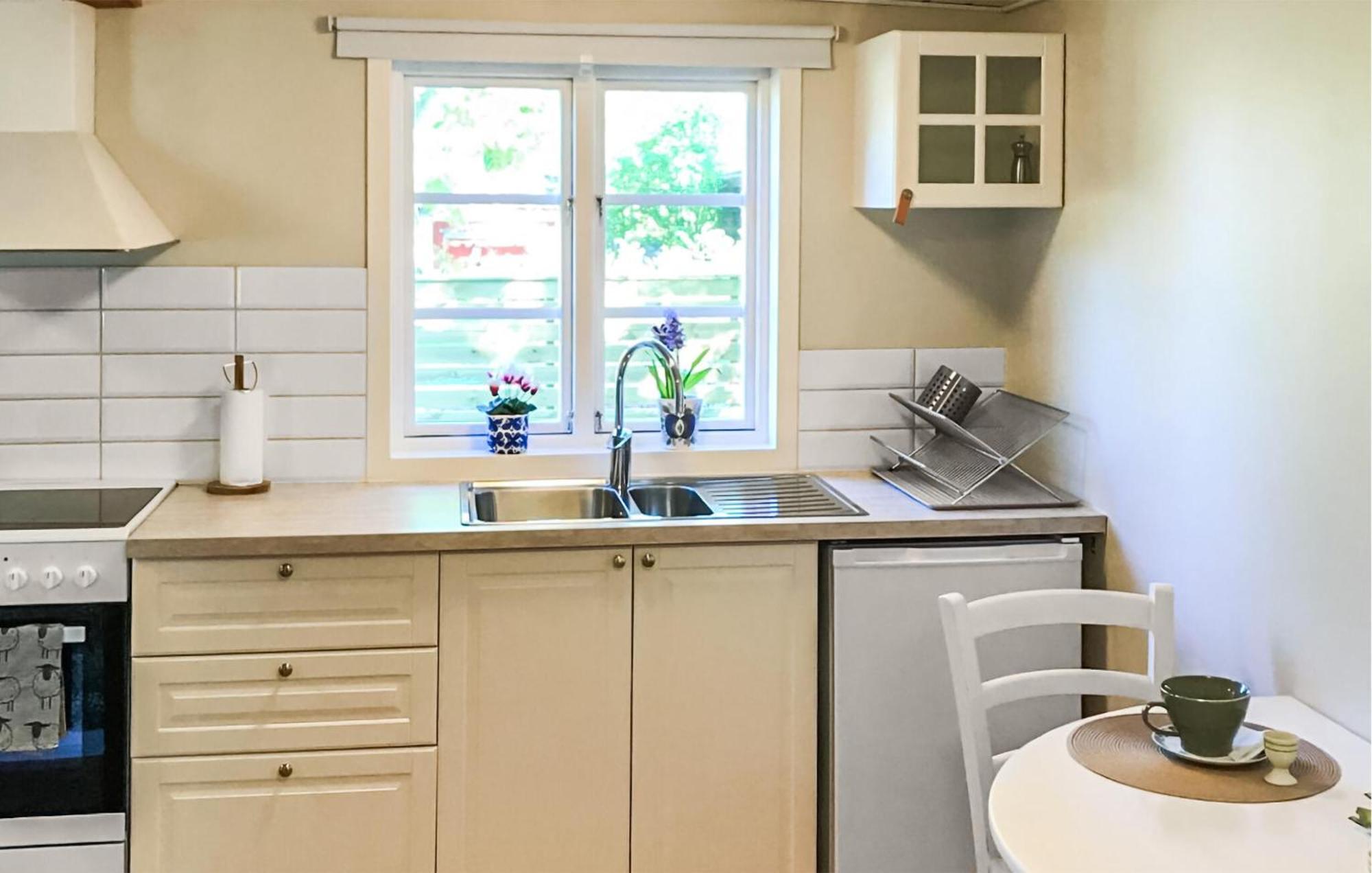 Amazing Home In Faerjestaden With Kitchen المظهر الخارجي الصورة